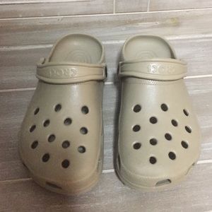 Crocs - tan - women’s size 8